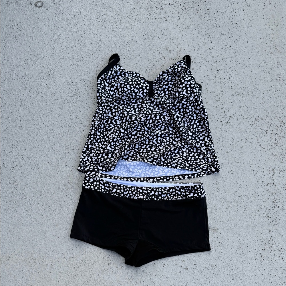 South Point tankinis Black and White Women's Swim Size 16